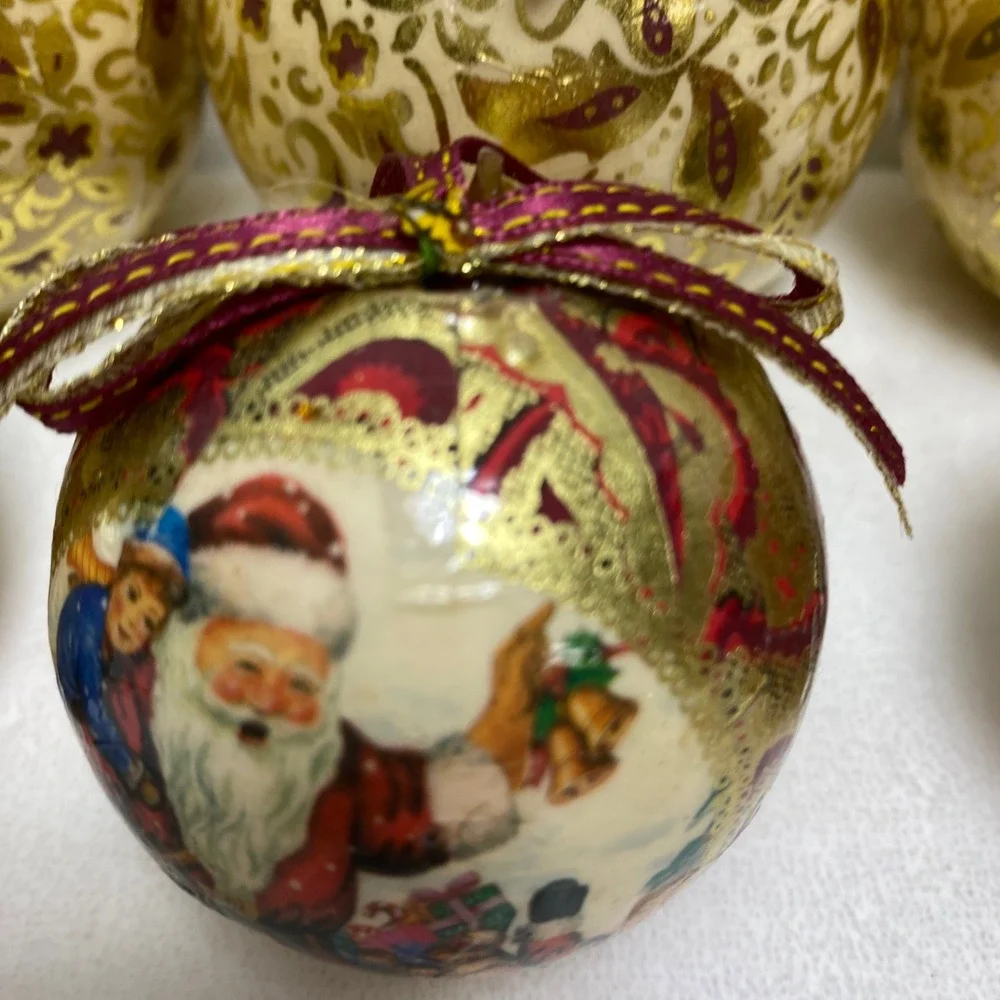 Set of 4 Vintage Santa Claus Christmas Ornaments Festive Holiday‎ Decor Gold Red
